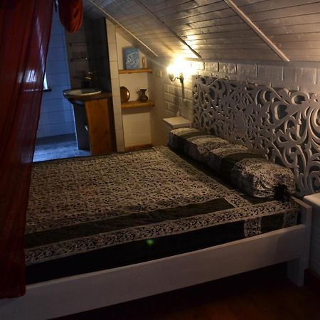 Romantic Guest House Kamianets-Podilsky Extérieur photo
