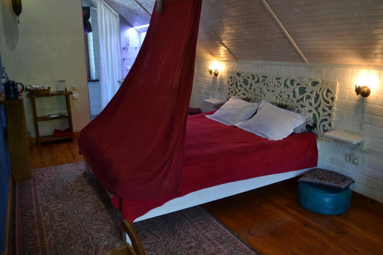 Romantic Guest House Kamianets-Podilsky Extérieur photo