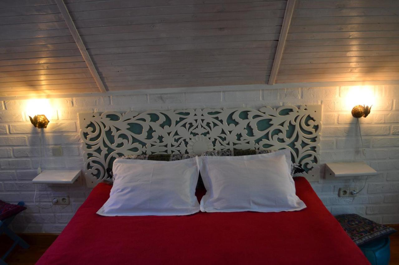 Romantic Guest House Kamianets-Podilsky Extérieur photo