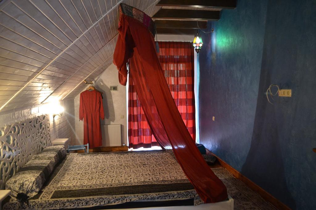 Romantic Guest House Kamianets-Podilsky Extérieur photo