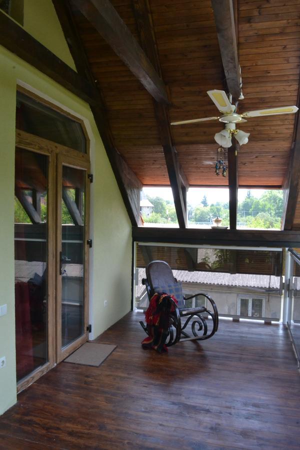 Romantic Guest House Kamianets-Podilsky Extérieur photo